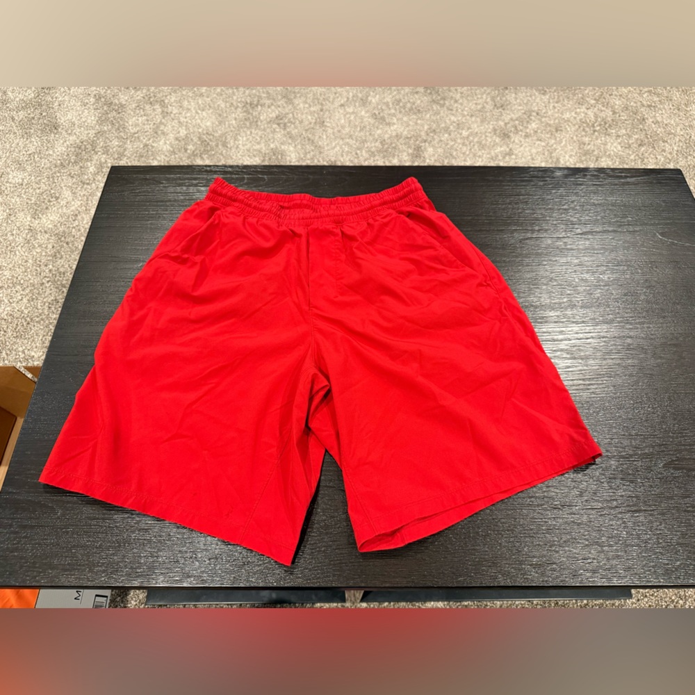 Lululemon Men’s Medium Pace Breaker 9” Linerless Red